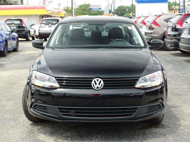2014 Volkswagen Jetta 4dr Sedan 5M